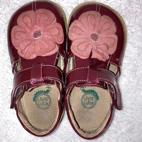 Livie & Luca patent leather suede blossom tee strap shoes size 9 - Picture 4 of 7